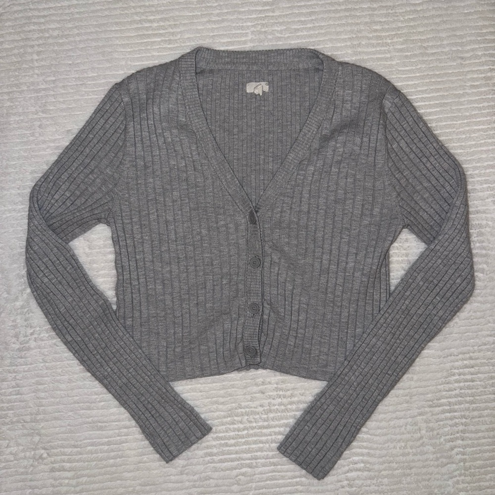 Aerie grey button up sweater; “Large” but FITS A SMALL/MEDIUM